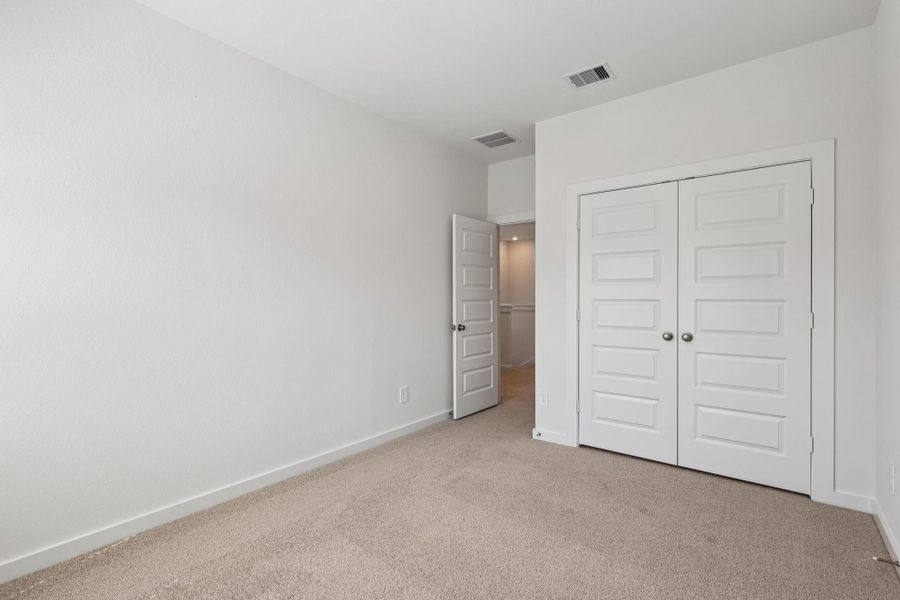 Spacious, unfurnished interior of a new home in Parkway Commons - City Series, Missouri City (Image 23).