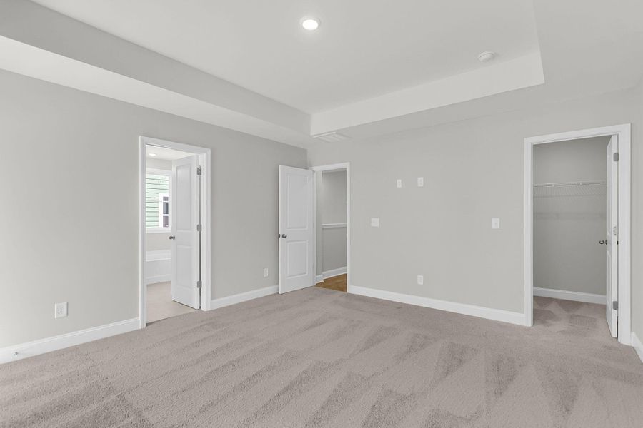 Spacious, unfurnished interior of a new home in Sweetgrass Station, Summerville (Image 25).