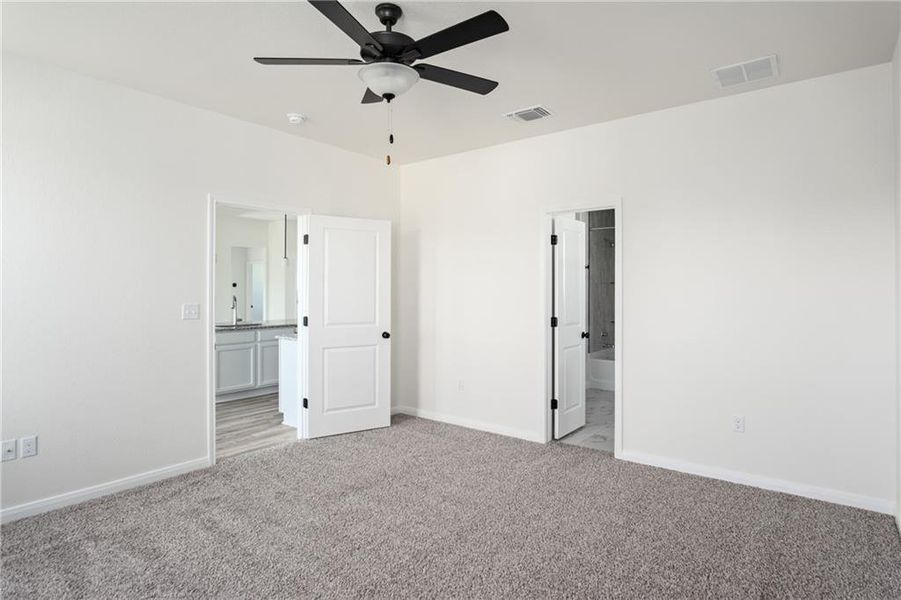 Spacious, unfurnished interior of a new home in , Temple (Image 22).