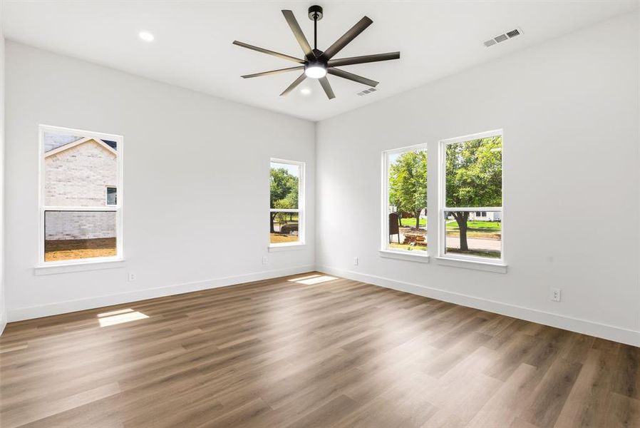 Spacious, unfurnished interior of a new home in , Forney (Image 15).
