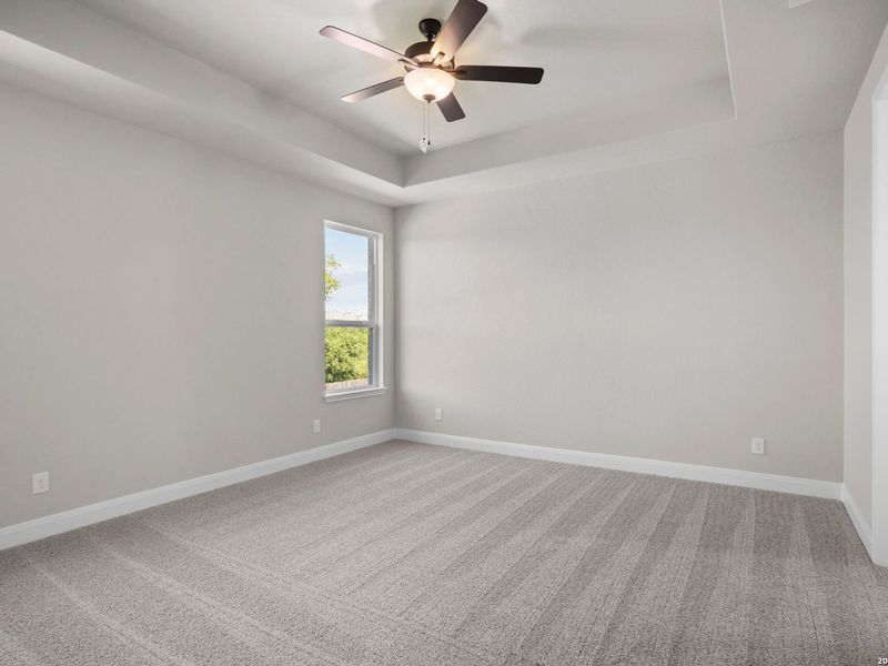 Spacious, unfurnished interior of a new home in Ladera, San Antonio (Image 28).