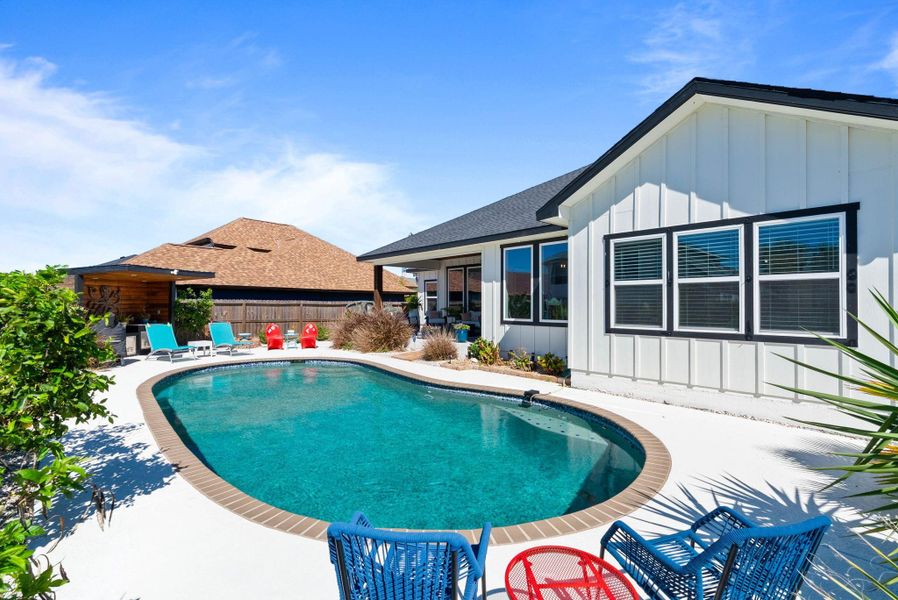 Exterior details and patio area of a home in , Corpus Christi (Image 17).