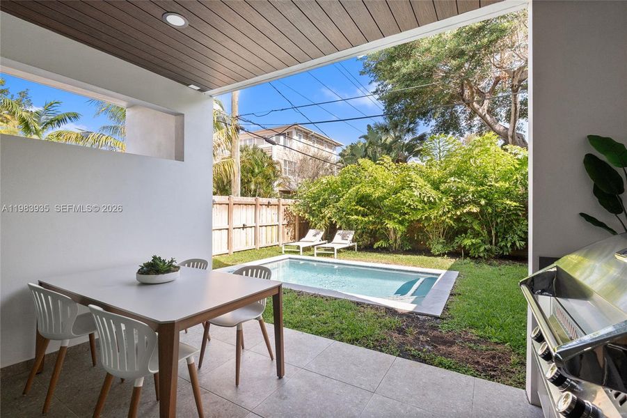 Exterior details and patio area of a home in , Fort Lauderdale (Image 24).