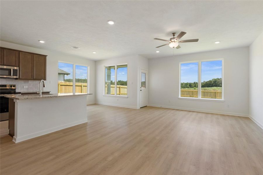 Spacious, unfurnished interior of a new home in Rockbridge East, Huntsville (Image 14). Spacious, unfurnished interior of a new home in Rockbridge East, Huntsville (Image 14).