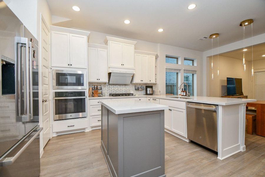 Furnished interior view inside a new home in Harvest Green 45', Richmond (Image 8). Furnished interior view inside a new home in Harvest Green 45', Richmond (Image 8).
