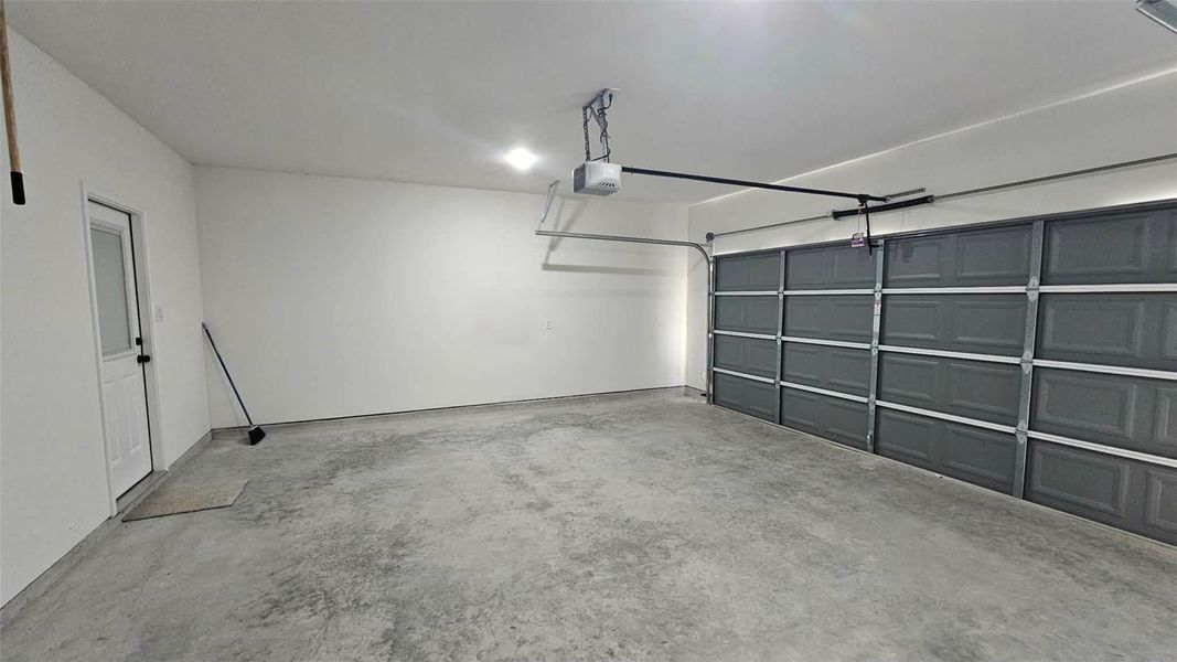 Spacious, unfurnished interior of a new home in , Kenefick (Image 23).
