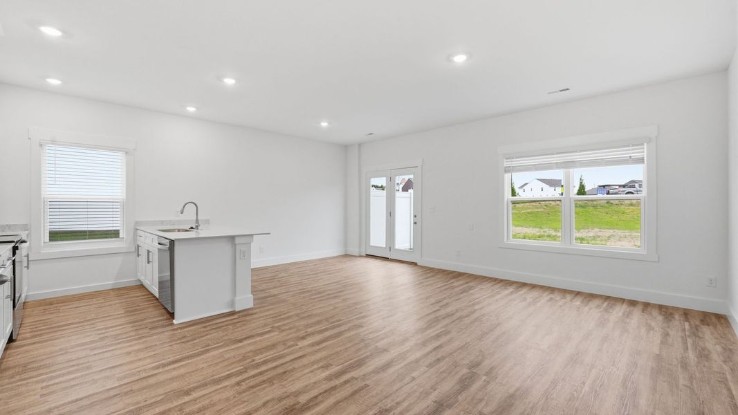 Spacious, unfurnished interior of a new home in Fieldcrest Acres Townhomes, Blountville (Image 11).