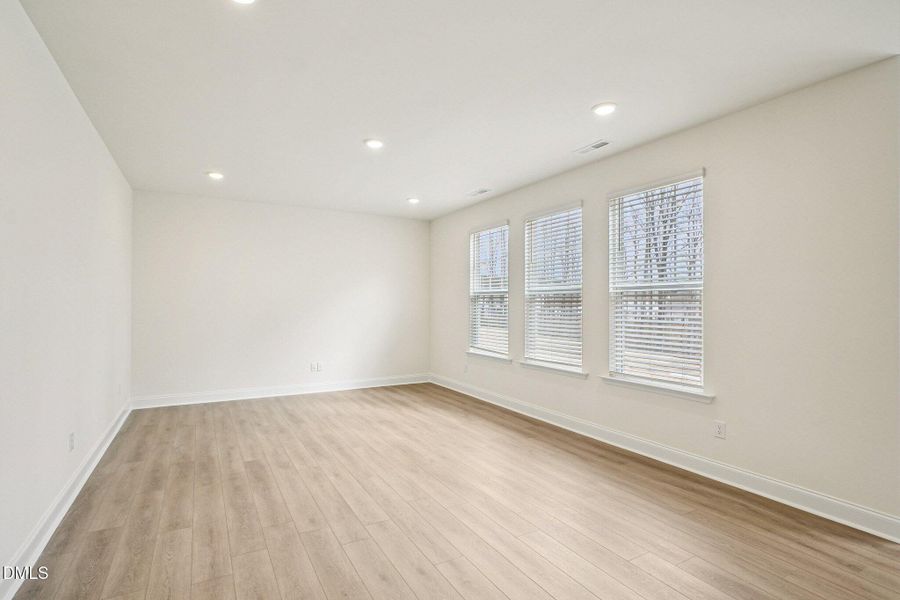 15-web-or-mls-Sugar Pne Dr-S0602-015