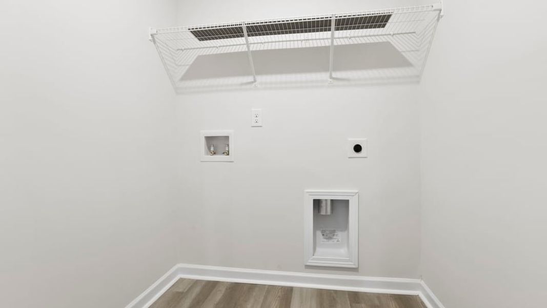 Spacious, unfurnished interior of a new home in Seneca Falls, Seneca (Image 30).