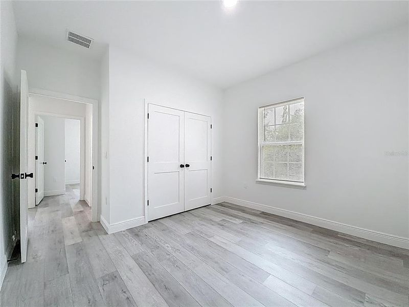 Spacious, unfurnished interior of a new home in , Ocala (Image 28).