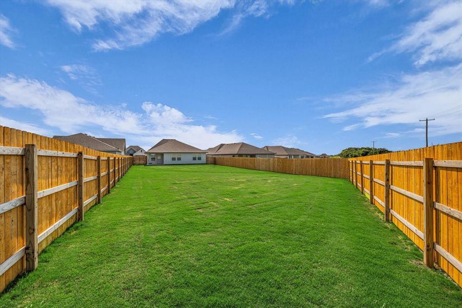 Spacious, unfurnished interior of a new home in , Lorena (Image 14).
