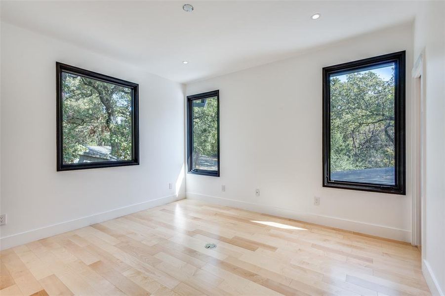 Spacious, unfurnished interior of a new home in , Oak Point (Image 27). Spacious, unfurnished interior of a new home in , Oak Point (Image 27).