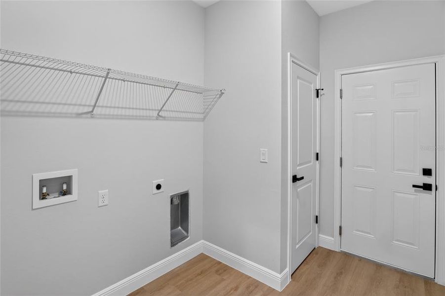Spacious, unfurnished interior of a new home in , Homosassa (Image 28). Spacious, unfurnished interior of a new home in , Homosassa (Image 28).