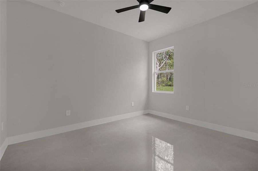 Spacious, unfurnished interior of a new home in , Ocala (Image 27).