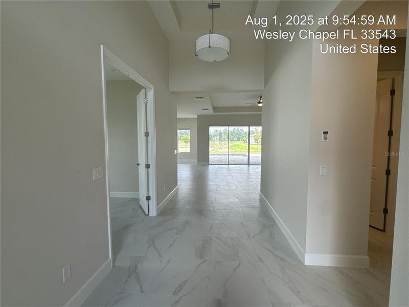 Spacious, unfurnished interior of a new home in Valencia Ridge, Wesley Chapel (Image 23).