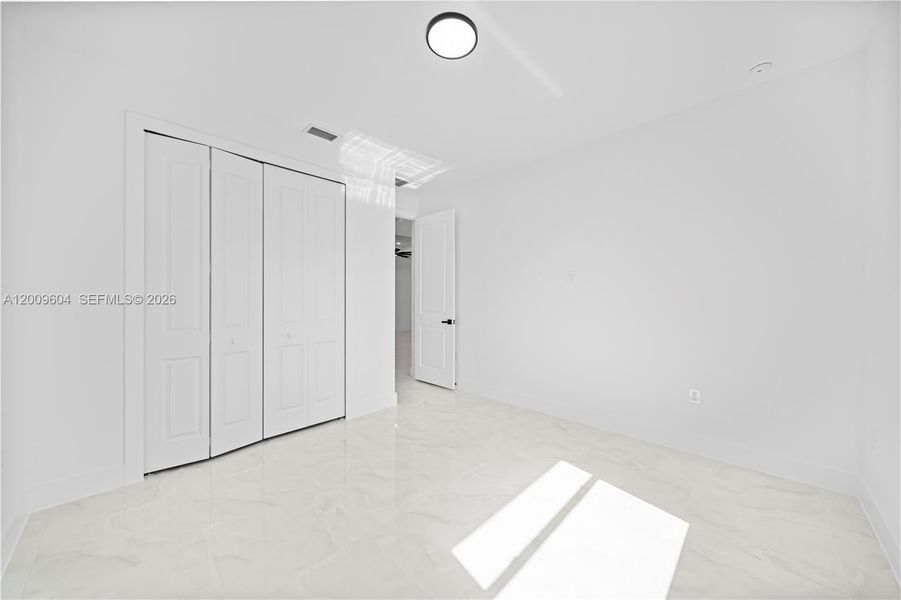 Spacious, unfurnished interior of a new home in , Lehigh Acres (Image 19).