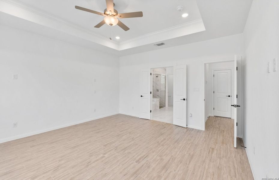 Spacious, unfurnished interior of a new home in Davis Ranch, San Antonio (Image 42).