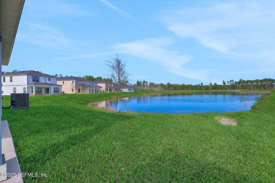 Exterior details and patio area of a home in Cedar Creek, Jacksonville (Image 22).