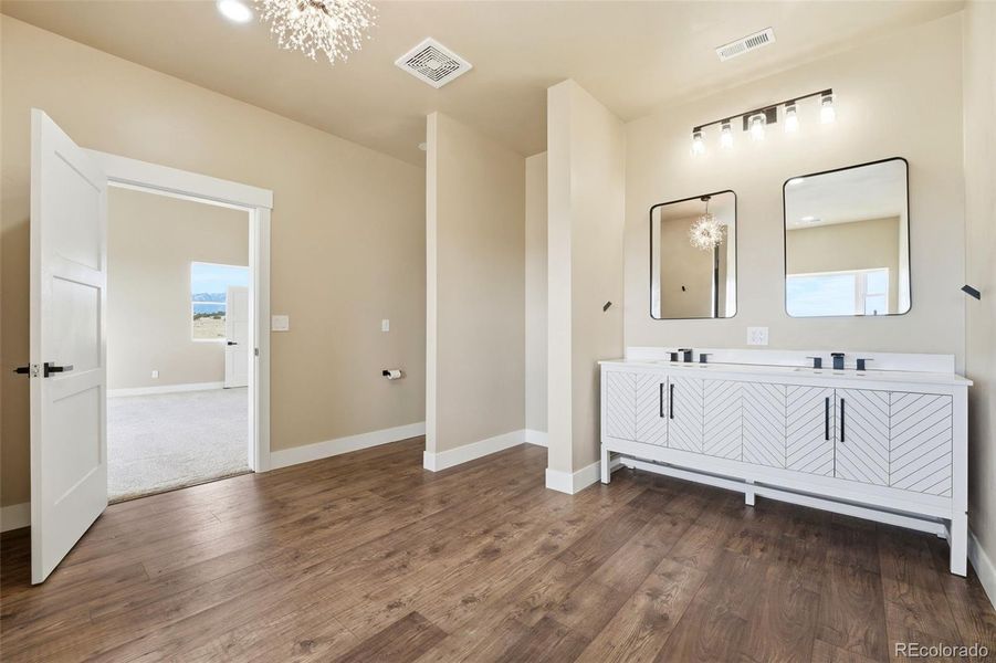 Image 43 of a home in .