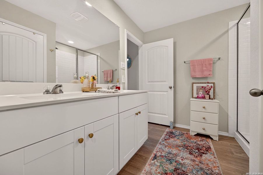 Furnished interior view inside a new home in , Seguin (Image 8).