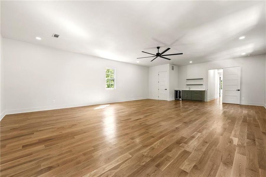 Spacious, unfurnished interior of a new home in , Atlanta (Image 32).