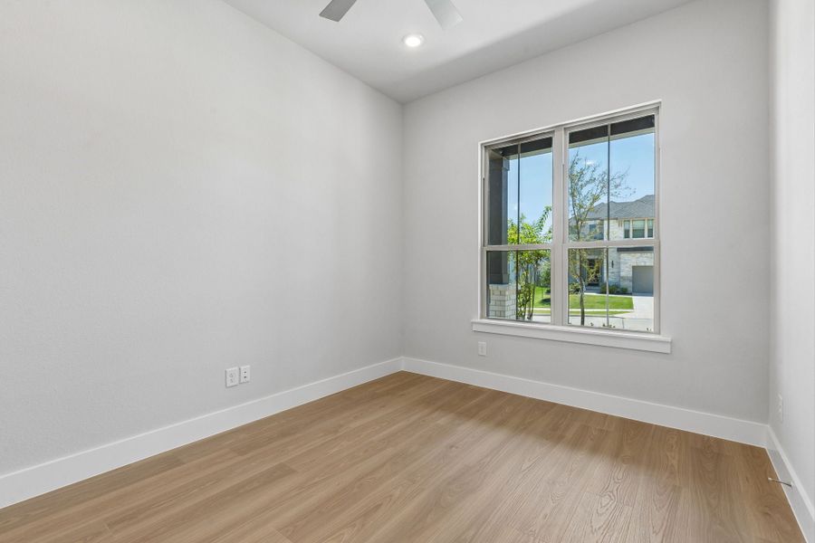 Spacious, unfurnished interior of a new home in Painted Tree Lakeside, McKinney (Image 26).