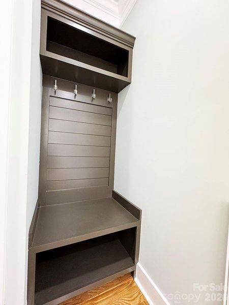 Mud Bench / Drop Zone Mud Bench / Drop Zone