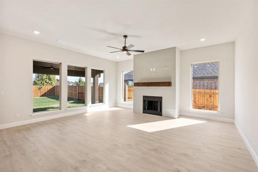 Spacious, unfurnished interior of a new home in The Retreat at North Grove 60, Waxahachie (Image 26). Spacious, unfurnished interior of a new home in The Retreat at North Grove 60, Waxahachie (Image 26).
