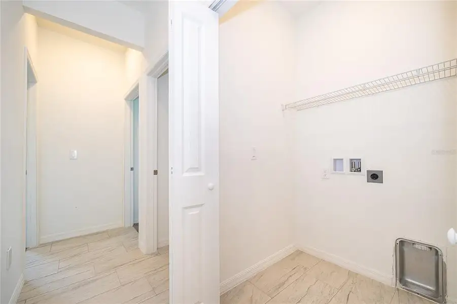 Spacious, unfurnished interior of a new home in , Kissimmee (Image 17).