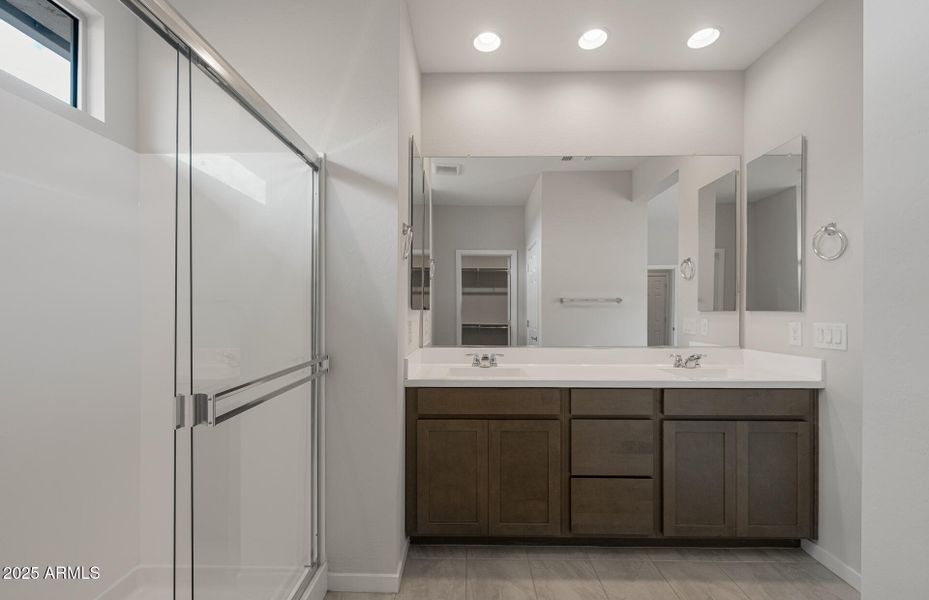 Owner's Bathroom Owner's Bathroom