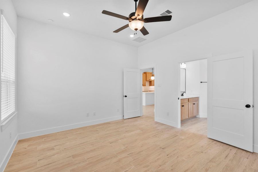 Spacious, unfurnished interior of a new home in Evergreen 40s, Conroe (Image 15). Spacious, unfurnished interior of a new home in Evergreen 40s, Conroe (Image 15).