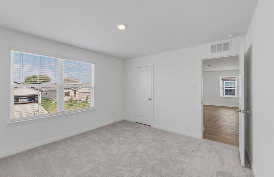 Spacious, unfurnished interior of a new home in Skyview, Belton (Image 16).