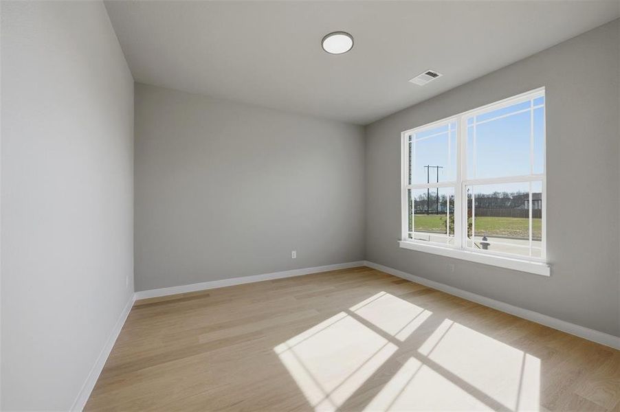 Spacious, unfurnished interior of a new home in The Preserve, Sherman (Image 15).