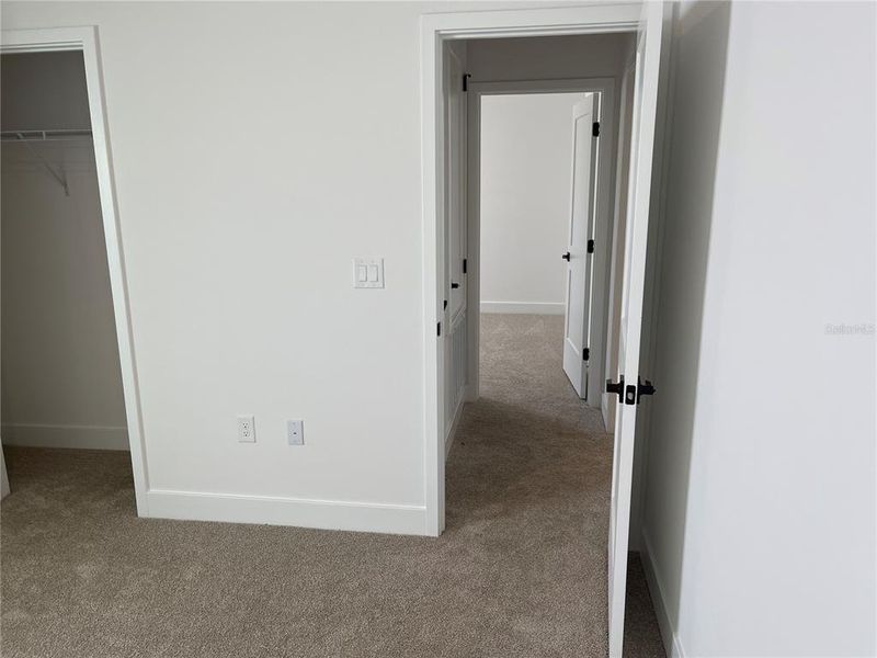 Spacious, unfurnished interior of a new home in Harmony Central, St. Cloud (Image 9).