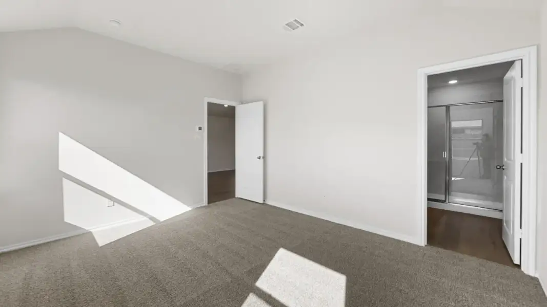 Spacious, unfurnished interior of a new home in Wildcat Ranch, Crandall (Image 25).