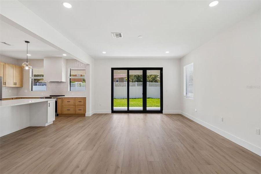 Spacious, unfurnished interior of a new home in , Tampa (Image 72). Spacious, unfurnished interior of a new home in , Tampa (Image 72).