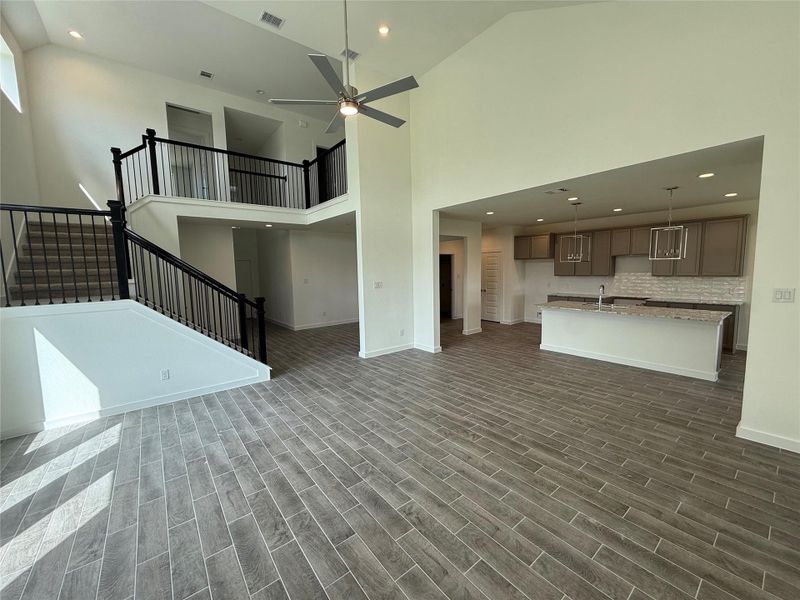 Spacious, unfurnished interior of a new home in Huntington Place, Rosharon (Image 6). Spacious, unfurnished interior of a new home in Huntington Place, Rosharon (Image 6).