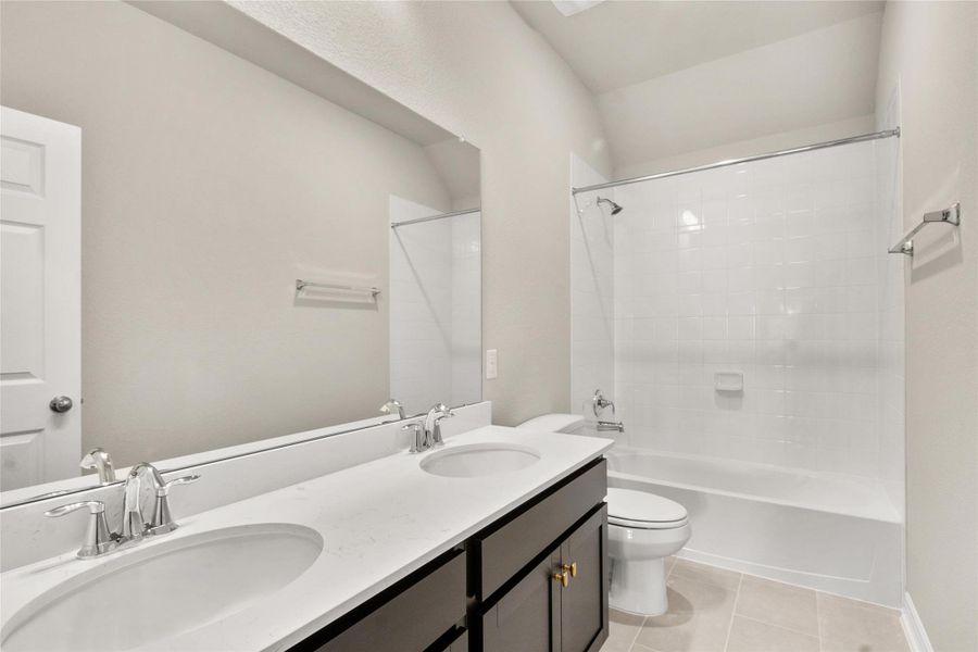 Note: Sample product photo. Actual exterior and interior selections may vary by homesite. Photo may be virtually staged