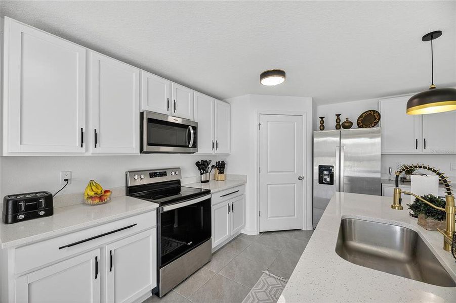 Furnished interior view inside a new home in North Park Isle, Plant City (Image 17).