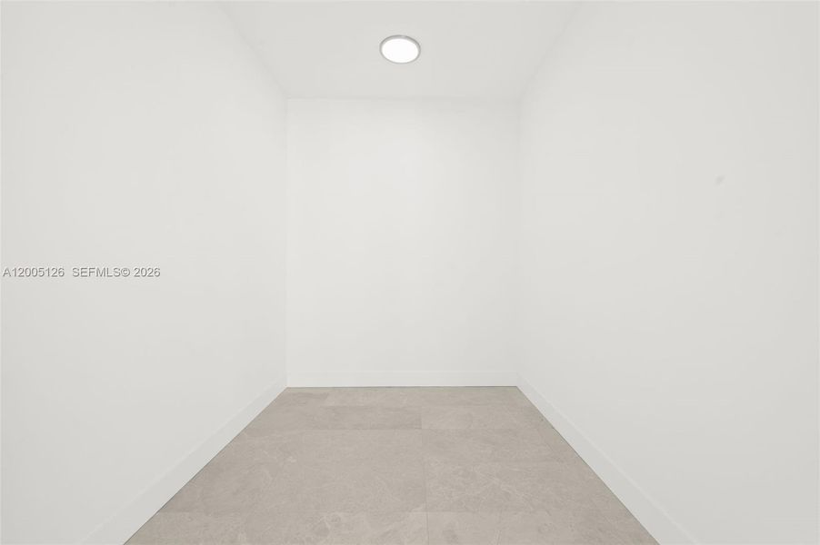 Spacious, unfurnished interior of a new home in , Miami (Image 13).