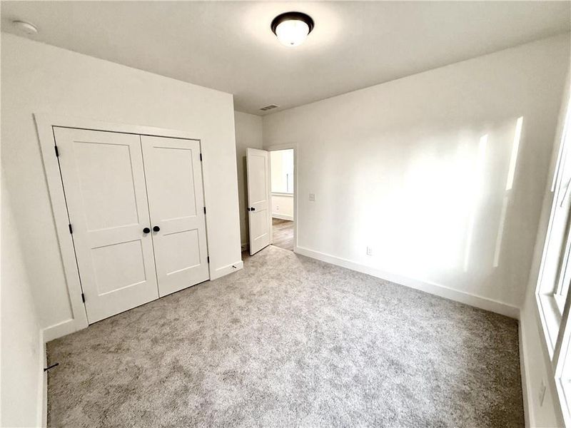 Spacious, unfurnished interior of a new home in , Alpharetta (Image 19).