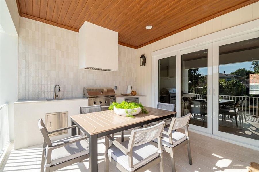 Exterior details and patio area of a home in , Tampa (Image 43).