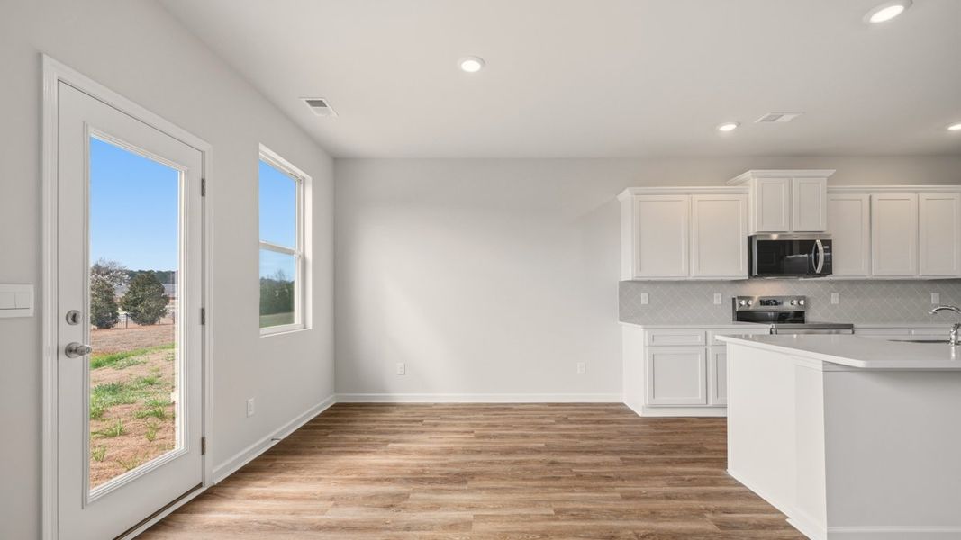 Representative unfurnished interior of a home built from the Saratoga by D.R. Horton in Shoal Creek, Hampton (Image 15).