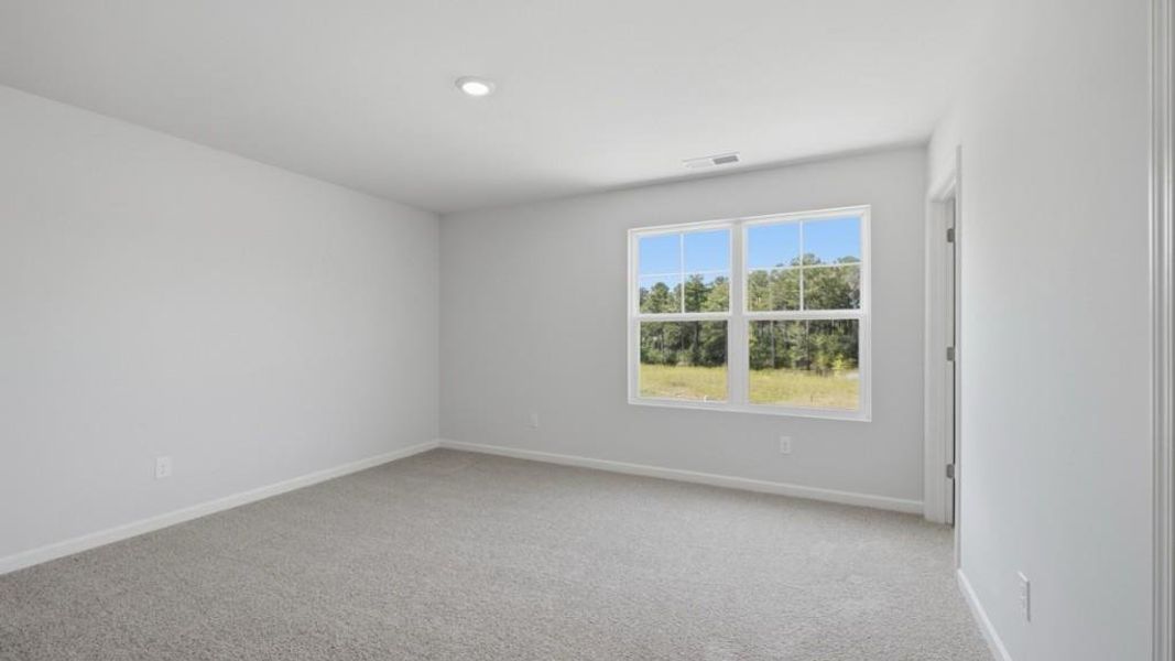 Spacious, unfurnished interior of a new home in Fairway 17 at Mirror Lake, Villa Rica (Image 29).