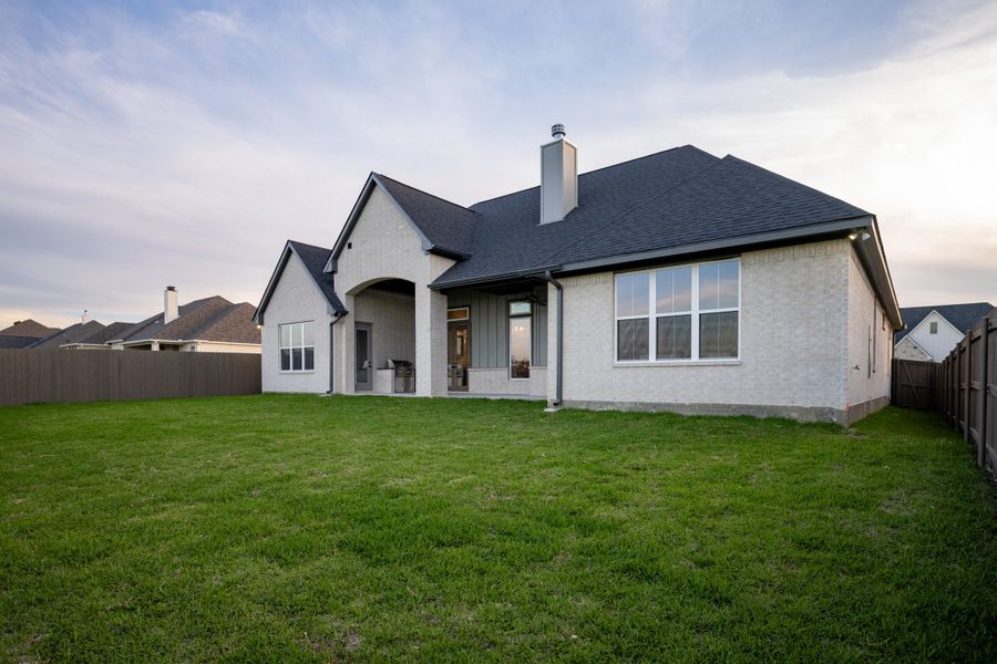 Exterior details and patio area of a home in Stella Ranch, Bryan (Image 31).