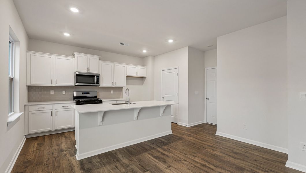 Furnished interior view inside a new home in Hunters Ridge, Woodruff (Image 11).