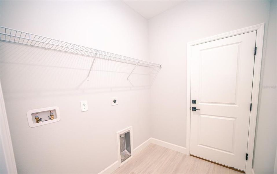 Spacious, unfurnished interior of a new home in , Kissimmee (Image 24).