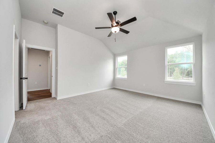 Spacious, unfurnished interior of a new home in The Enclave at Spring Branch, Conroe (Image 33). Spacious, unfurnished interior of a new home in The Enclave at Spring Branch, Conroe (Image 33).
