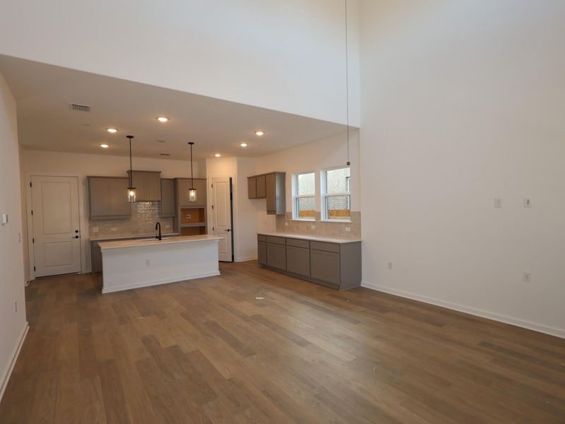 Spacious, unfurnished interior of a new home in Estancia West, Manchaca (Image 16).