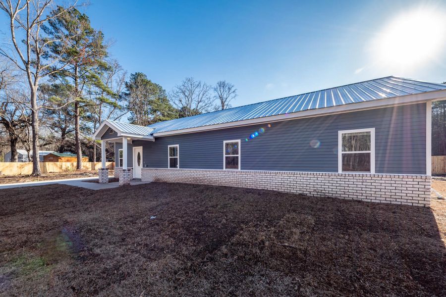 Exterior details and patio area of a home in , Goose Creek (Image 16).